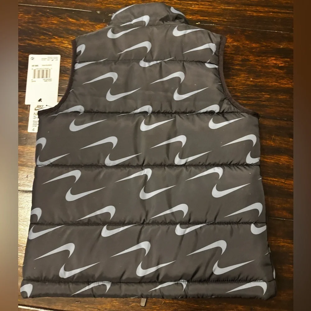 Nike Girl's Puffer Vest Full Zip Allover Logo Size S (3-4 yrs) NWT